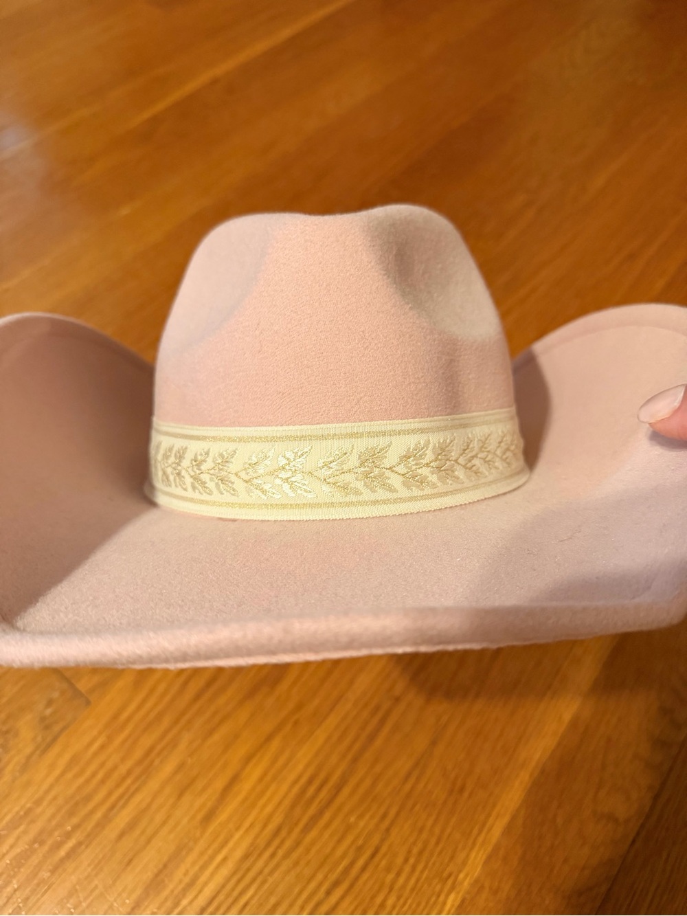 Altar’d State Brand New Pink Felt Cowboy/Cowgirl Hat with Decorative Ivory Band - Picture 2 of 9